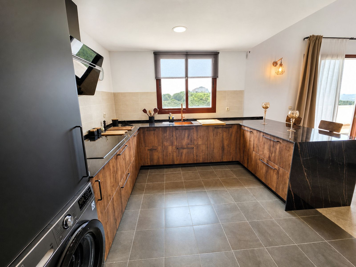 Elegant gerenoveerde rijwoning met panoramisch zeezicht in Doña Julia, Casares Playa in Casares Playa - foto 11