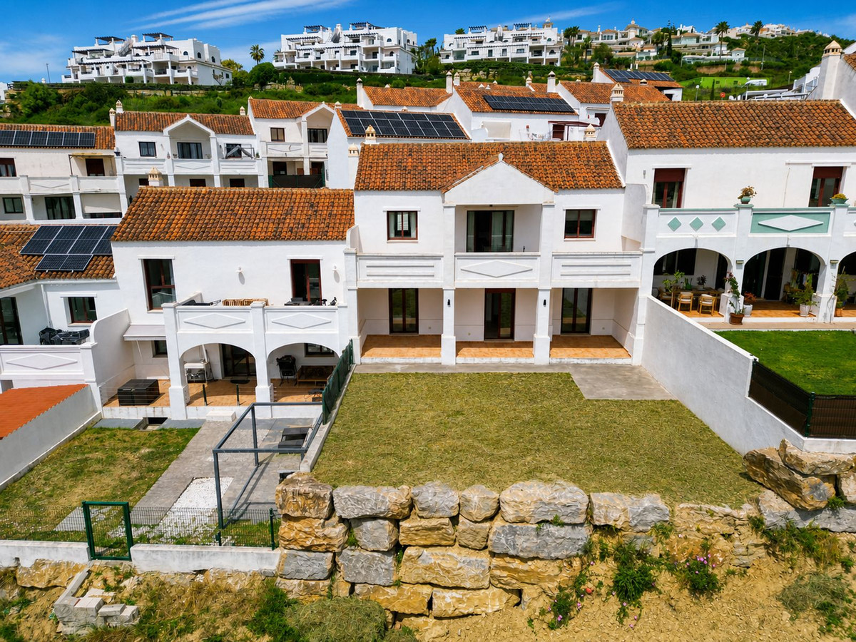 Elegant gerenoveerde rijwoning met panoramisch zeezicht in Doña Julia, Casares Playa in Casares Playa - foto 20