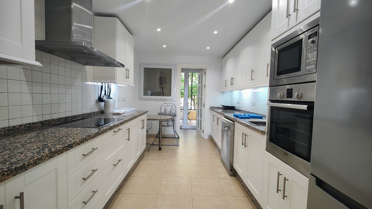 Drie-slaapkamer appartement in Majestic Hills, Casares in Casares - foto 12