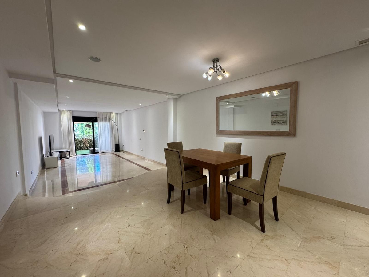 2-slaapkamer appartement aan het strand in Las Mimosas de Banús, Puerto Banús in Puerto Banús - foto 5