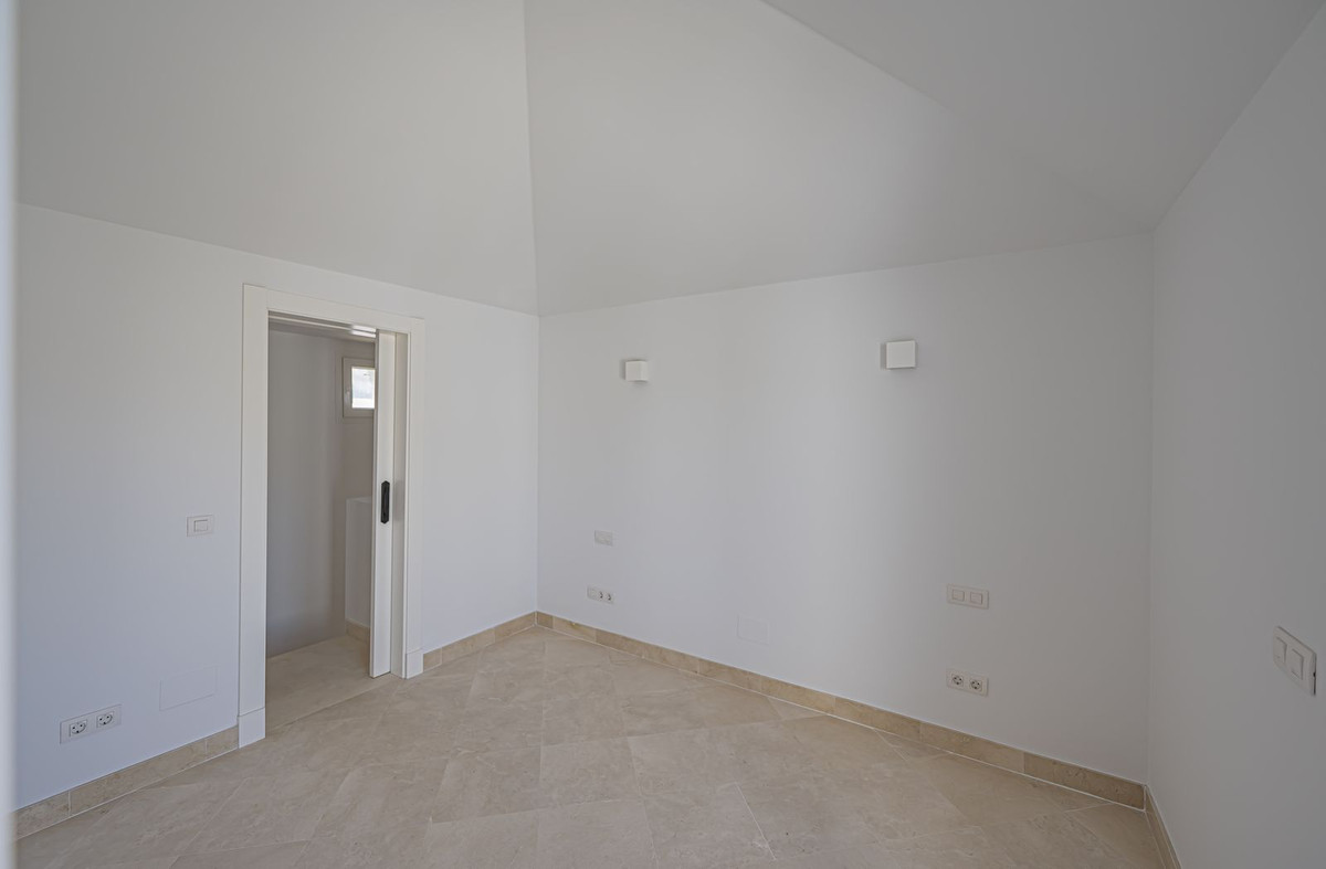 Penthouse met 2 slaapkamers in Nueva Andalucía in Nueva Andalucía - foto 19