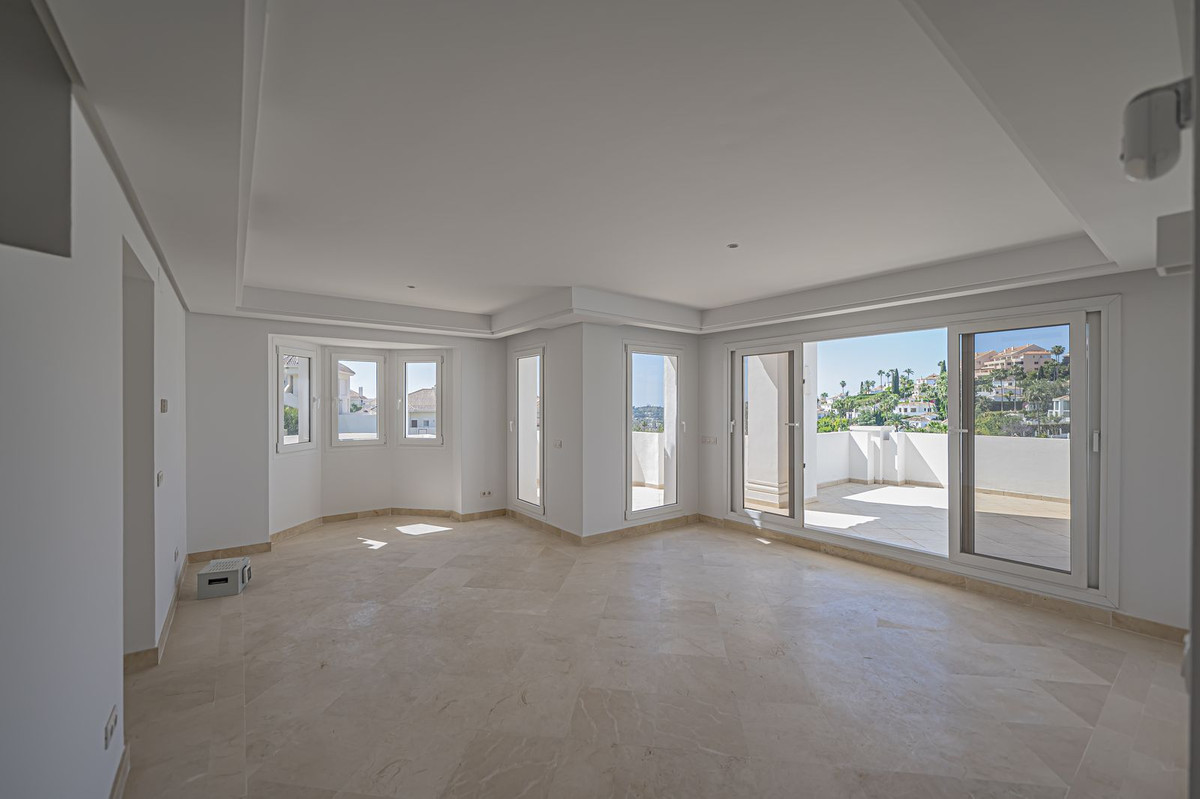 Penthouse met 2 slaapkamers in Nueva Andalucía in Nueva Andalucía - foto 7