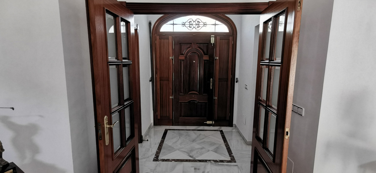 Villa met 5 slaapkamers in Estepona in Estepona - foto 14