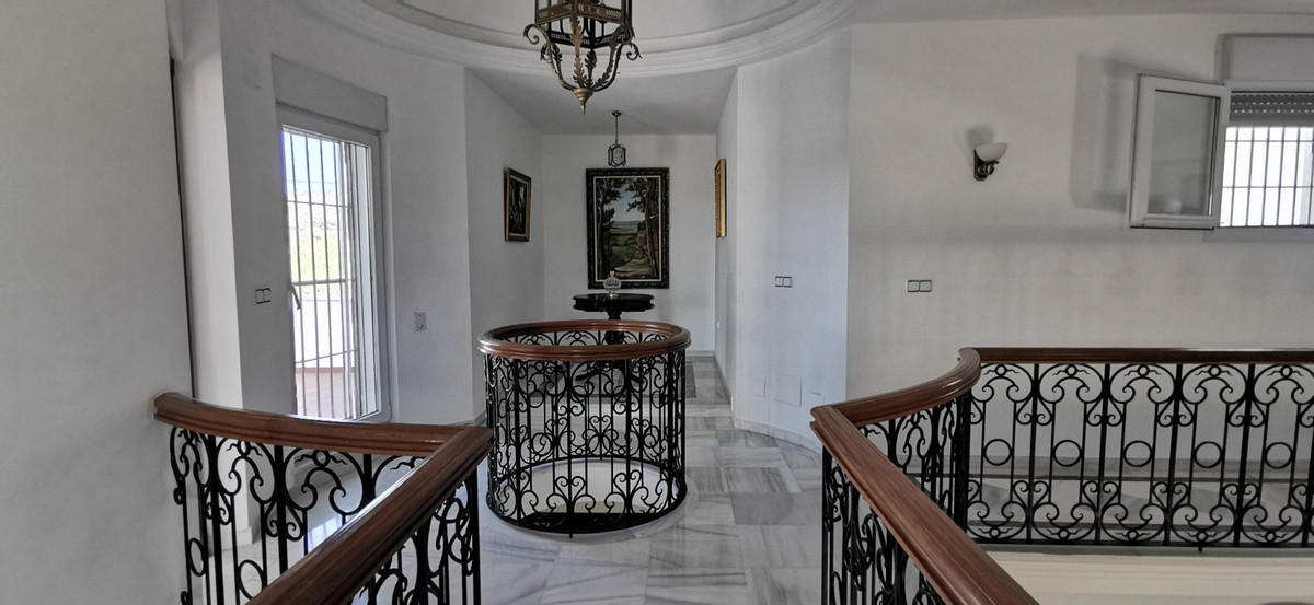 Villa met 5 slaapkamers in Estepona in Estepona - foto 17