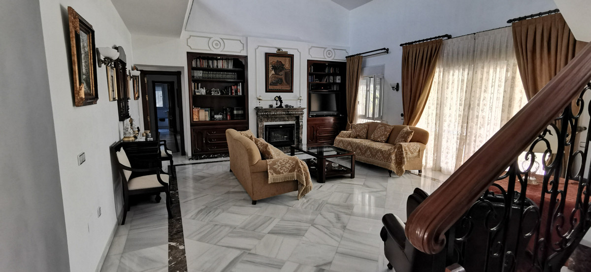 Villa met 5 slaapkamers in Estepona in Estepona - foto 19