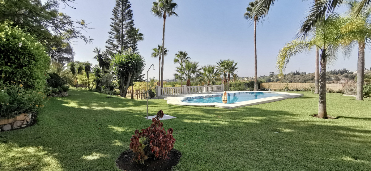 Villa met 5 slaapkamers in Estepona in Estepona - foto 4
