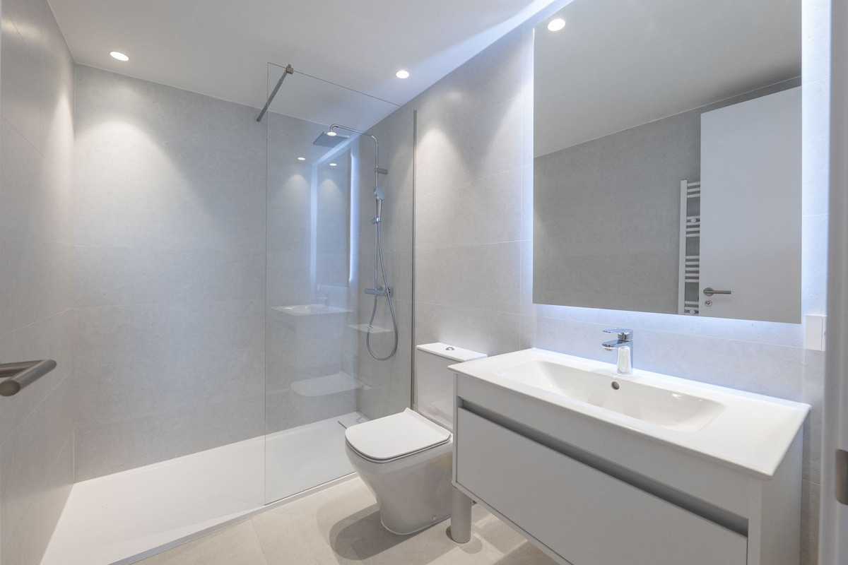 Twee-slaapkamer duplex in Libella, Estepona in Selwo - foto 8