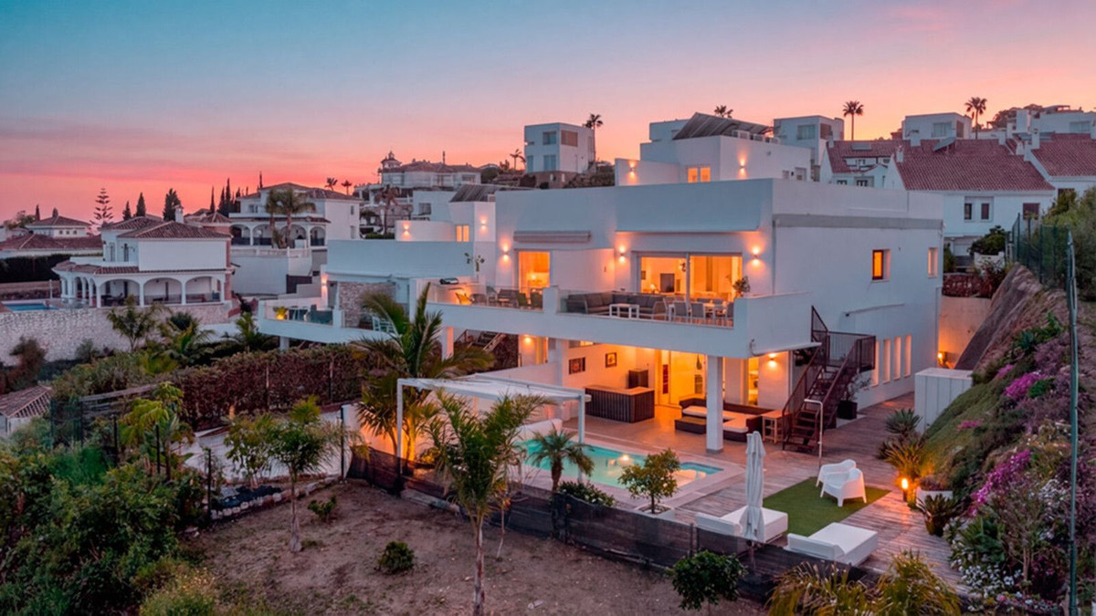 Drie slaapkamers villa direct aan de golfbaan in Riviera del Sol in Riviera del Sol - foto 2