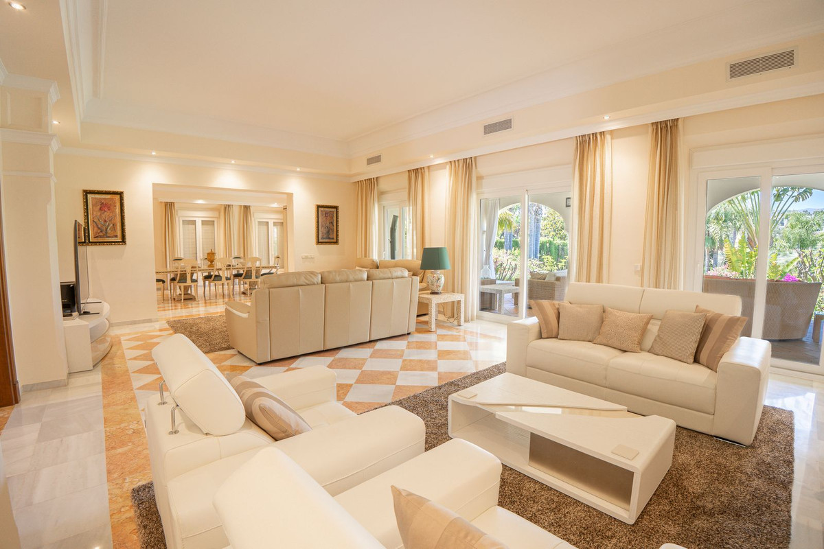 6-slaapkamer frontline golfvilla in El Paraíso Alto in El Paraiso - foto 6