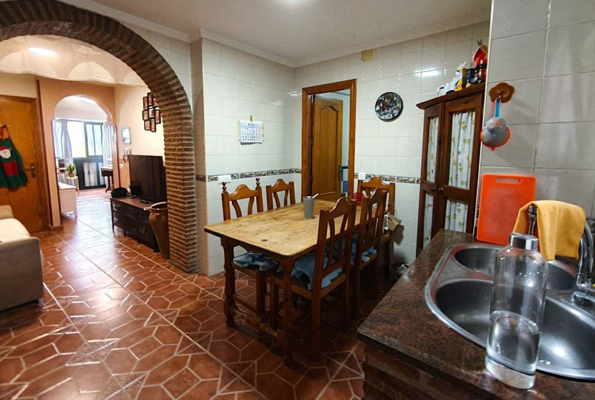 Drie-slaapkamer appartement in Estepona in Estepona - foto 2