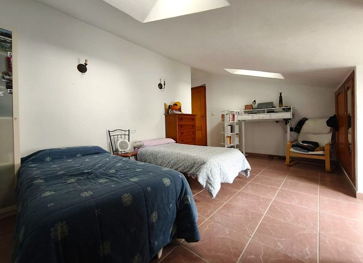 Drie-slaapkamer appartement in Estepona in Estepona - foto 9