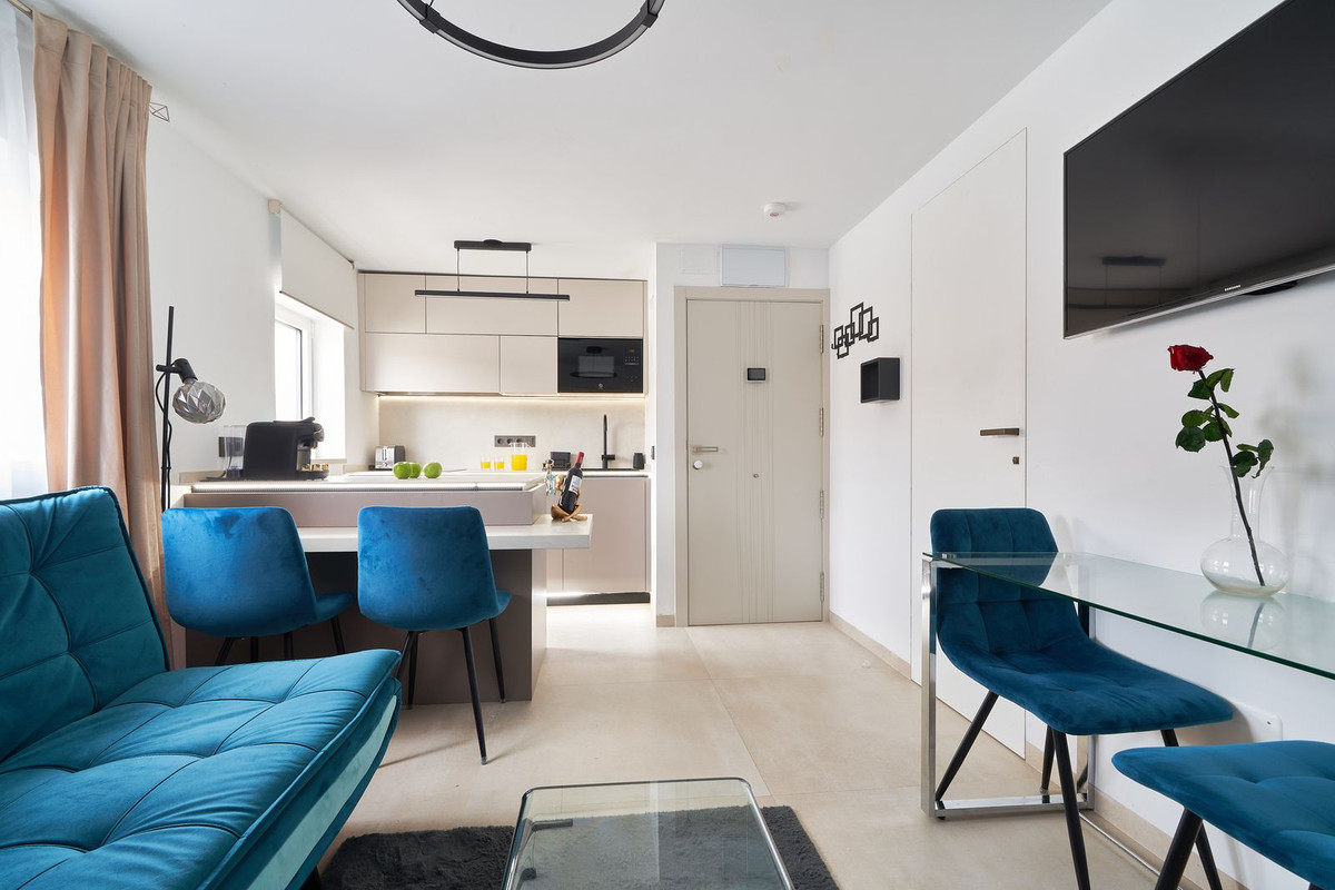 Gerenoveerd 2-slaapkamerappartement in Marbella – toeristische licentie inbegrepen in Marbella - foto 2