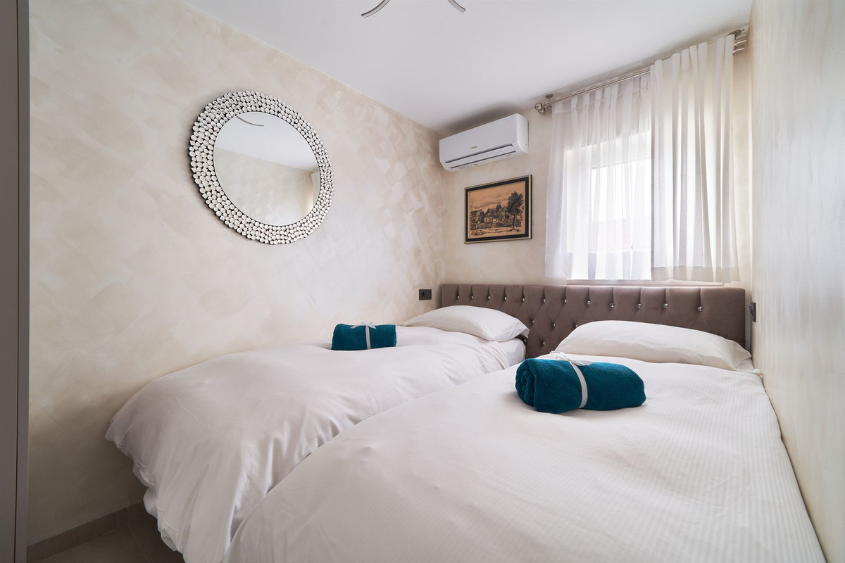Gerenoveerd 2-slaapkamerappartement in Marbella – toeristische licentie inbegrepen in Marbella - foto 14