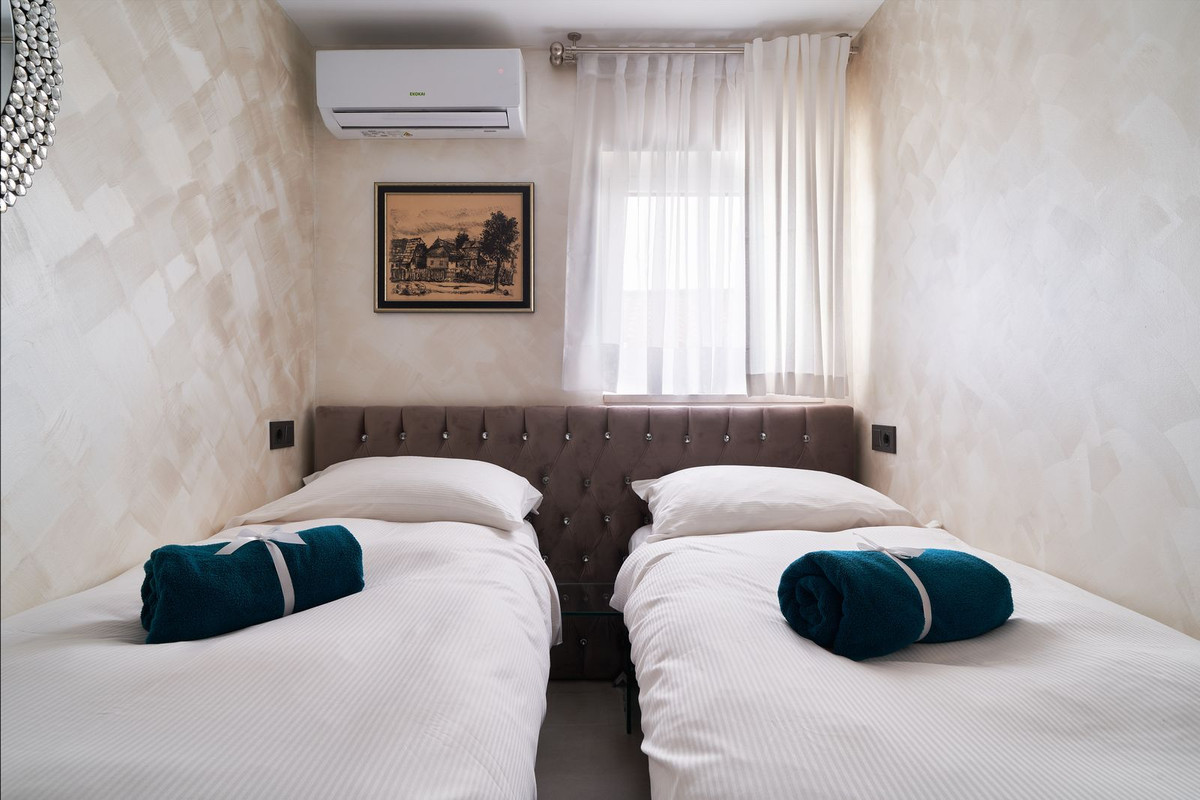 Gerenoveerd 2-slaapkamerappartement in Marbella – toeristische licentie inbegrepen in Marbella - foto 15