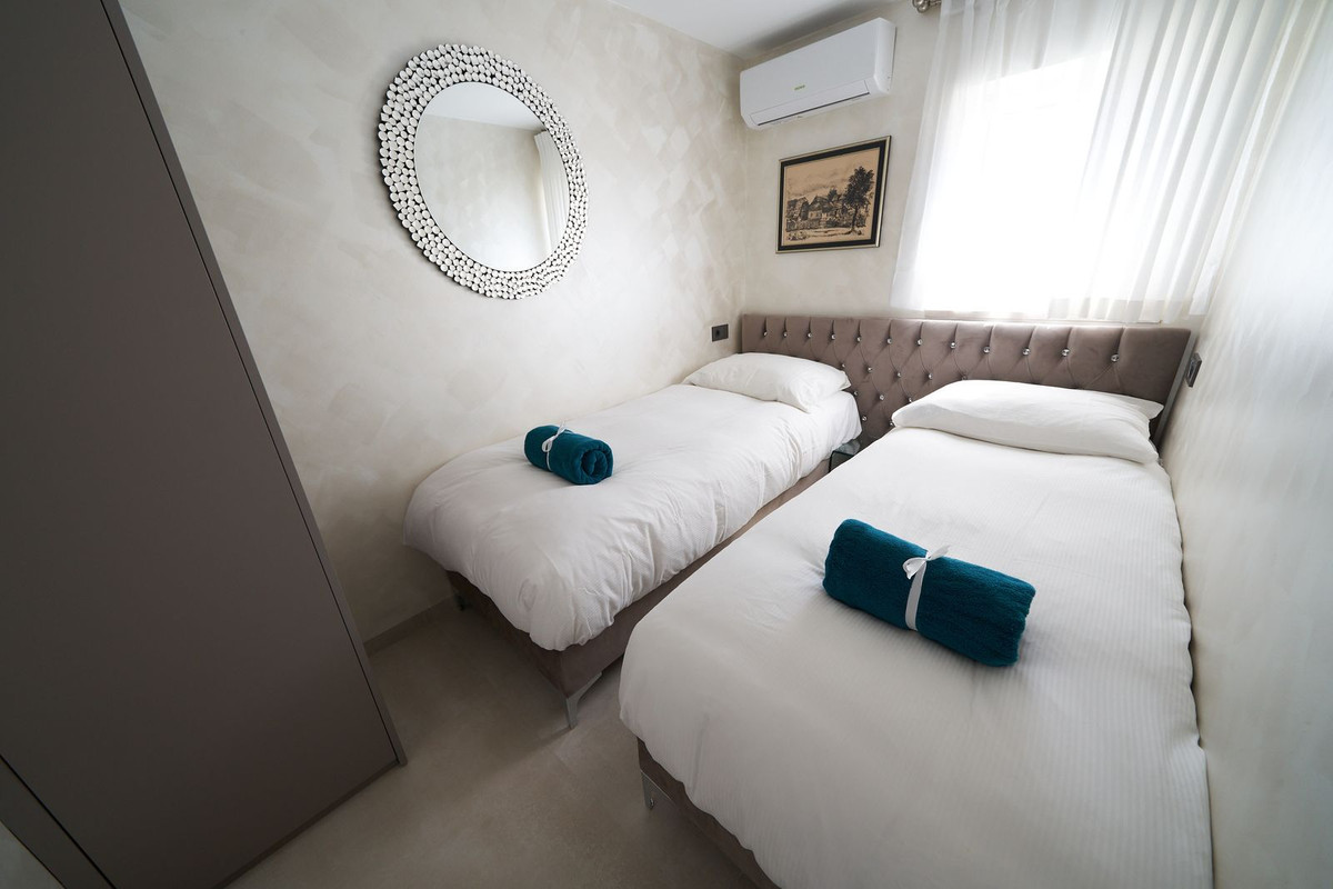 Gerenoveerd 2-slaapkamerappartement in Marbella – toeristische licentie inbegrepen in Marbella - foto 16