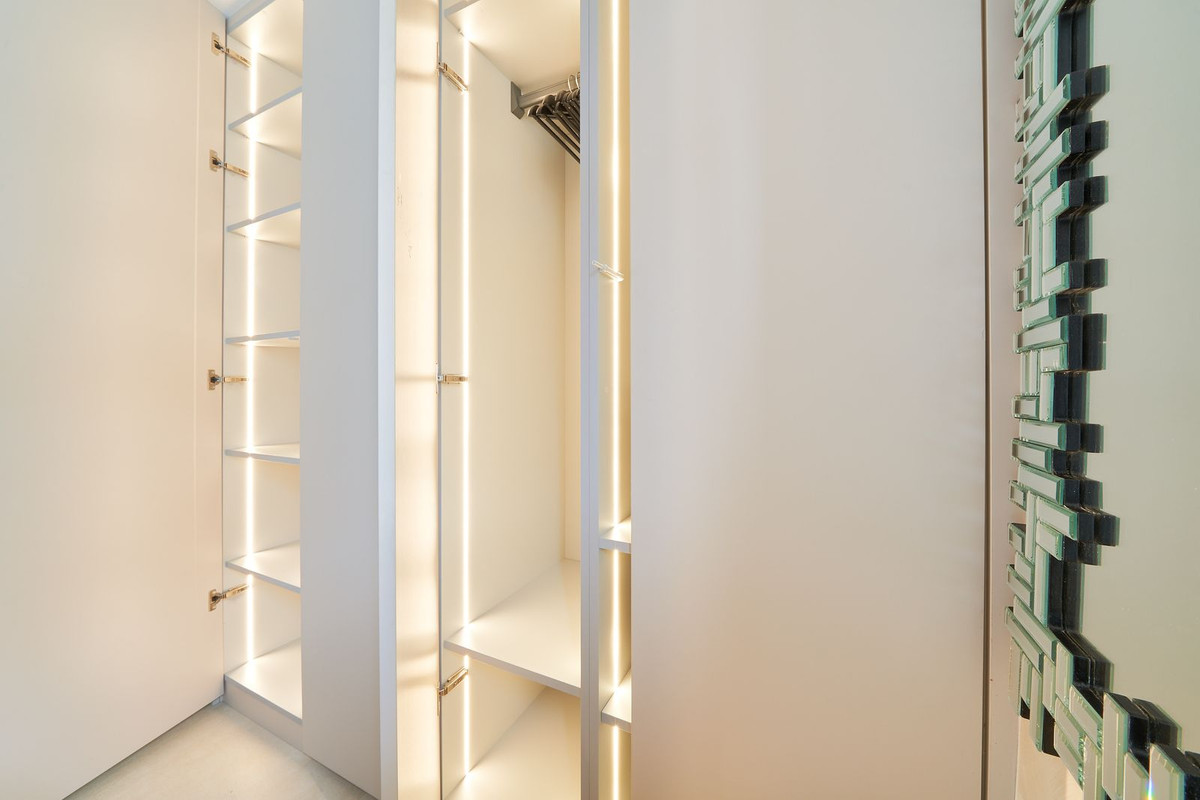 Gerenoveerd 2-slaapkamerappartement in Marbella – toeristische licentie inbegrepen in Marbella - foto 18