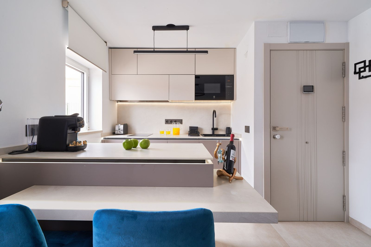 Gerenoveerd 2-slaapkamerappartement in Marbella – toeristische licentie inbegrepen in Marbella - foto 7