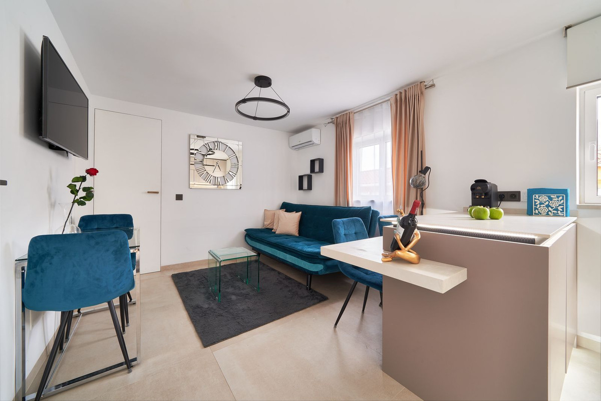 Gerenoveerd 2-slaapkamerappartement in Marbella – toeristische licentie inbegrepen in Marbella - foto 9