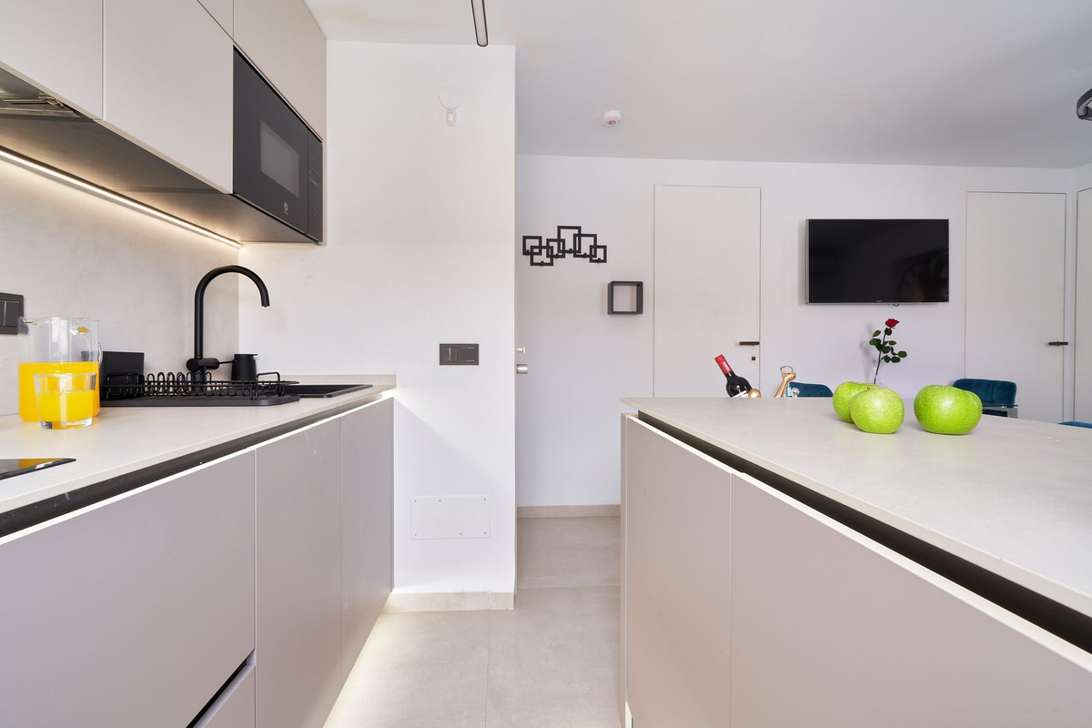 Gerenoveerd 2-slaapkamerappartement in Marbella – toeristische licentie inbegrepen in Marbella - foto 10