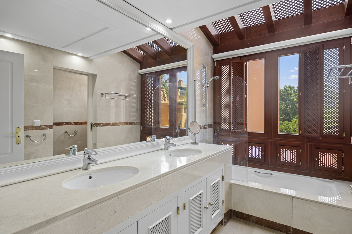 3-slaapkamer duplex penthouse aan het strand in San Pedro de Alcántara in San Pedro de Alcántara - foto 16