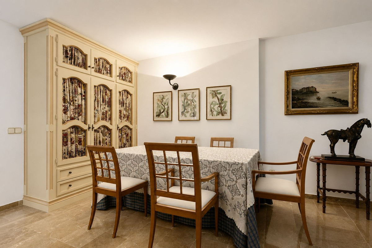 Drie-slaapkamer penthouse in Marbella met zee- en bergzicht in Marbella - foto 14