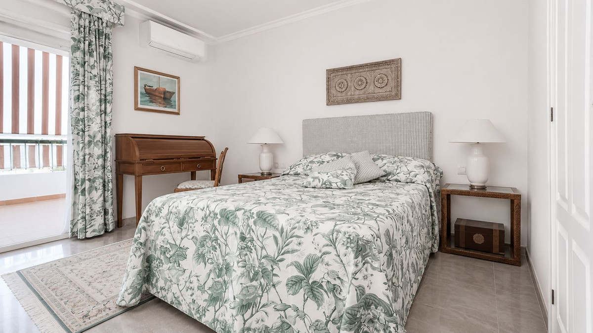 Drie-slaapkamer penthouse in Marbella met zee- en bergzicht in Marbella - foto 5