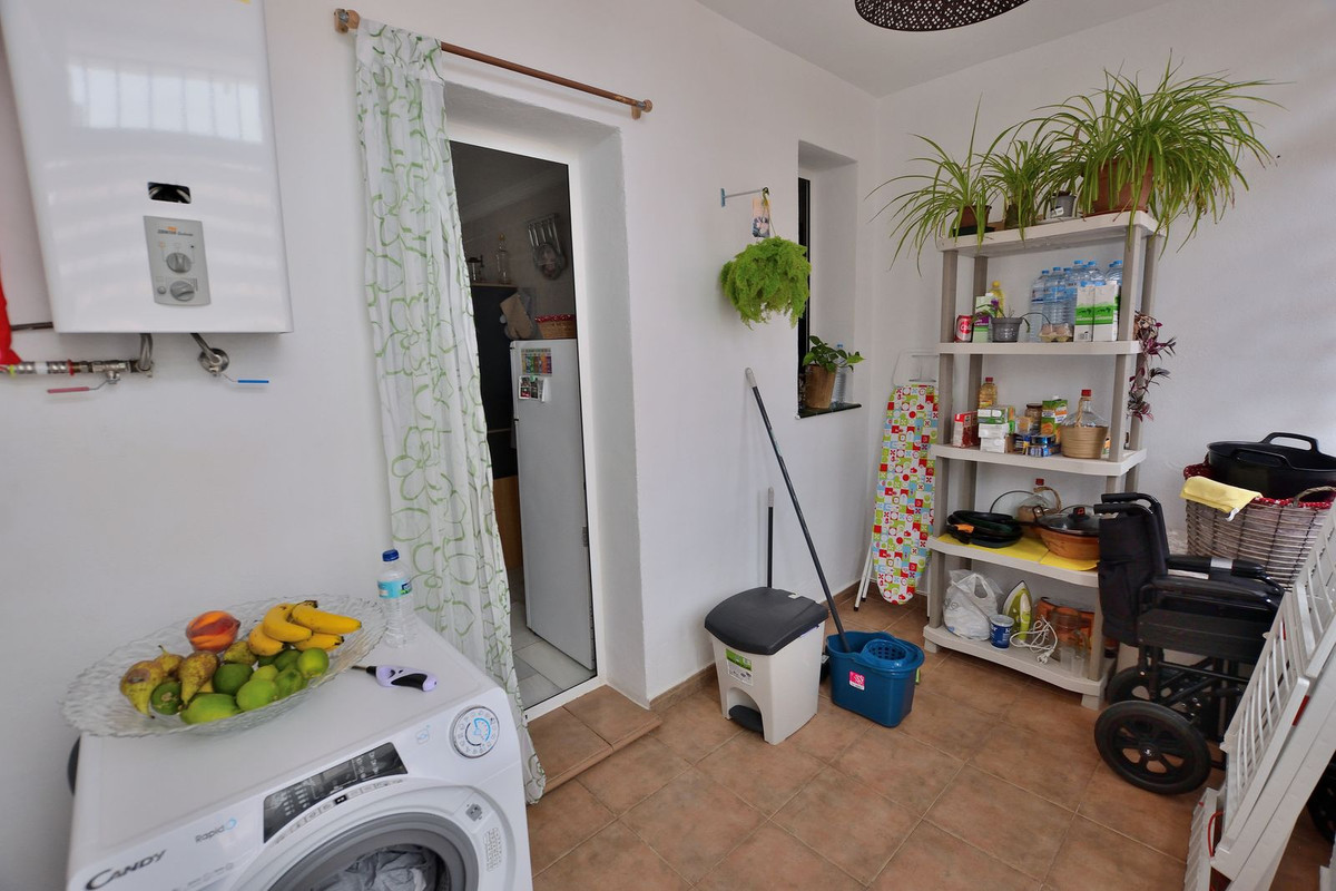 Halfvrijstaande woning met zee- en bergzicht in Princesa Kristina – San Luis de Sabinillas in San Luis de Sabinillas - foto 12