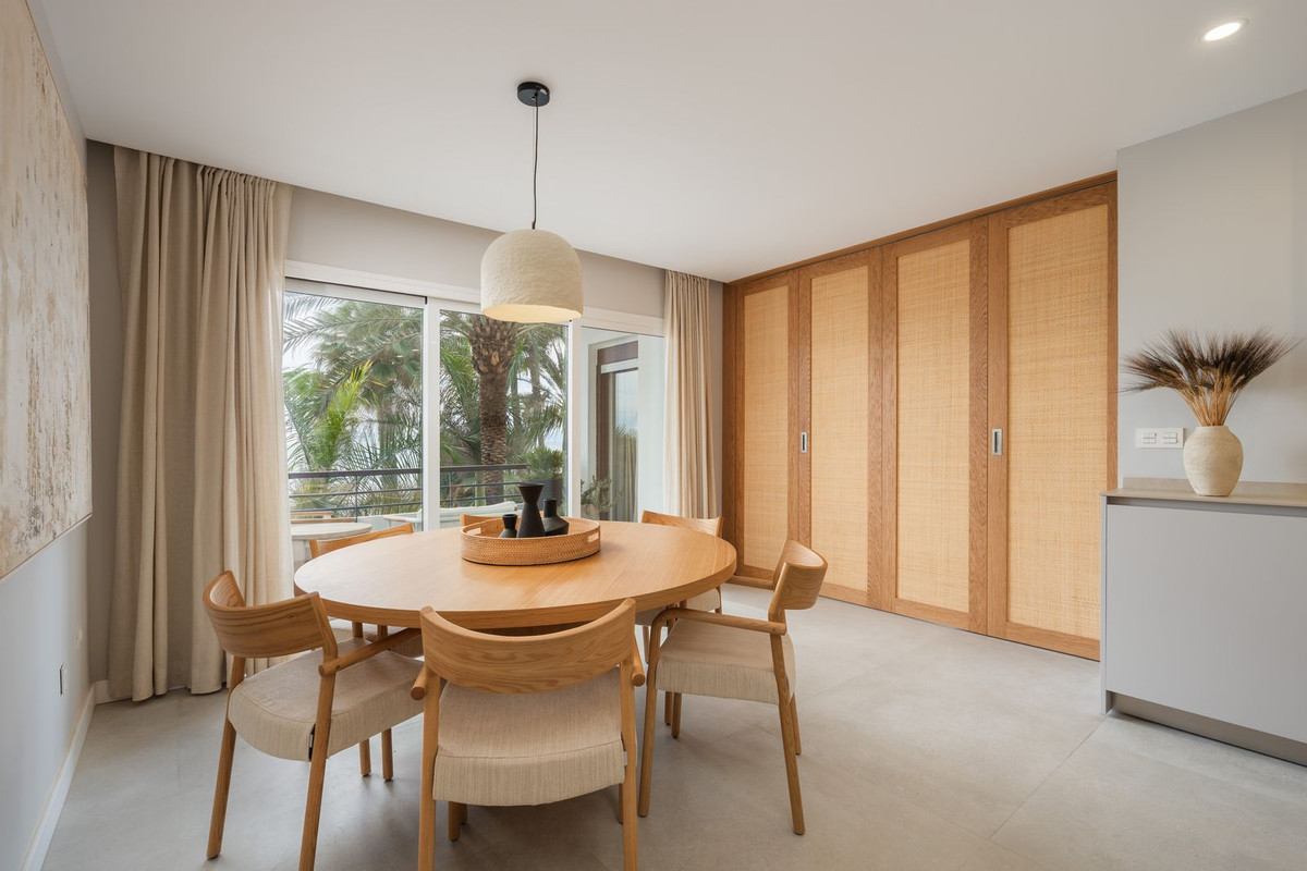 Exclusief 3-slaapkamer appartement aan de promenade van Estepona in Estepona - foto 13