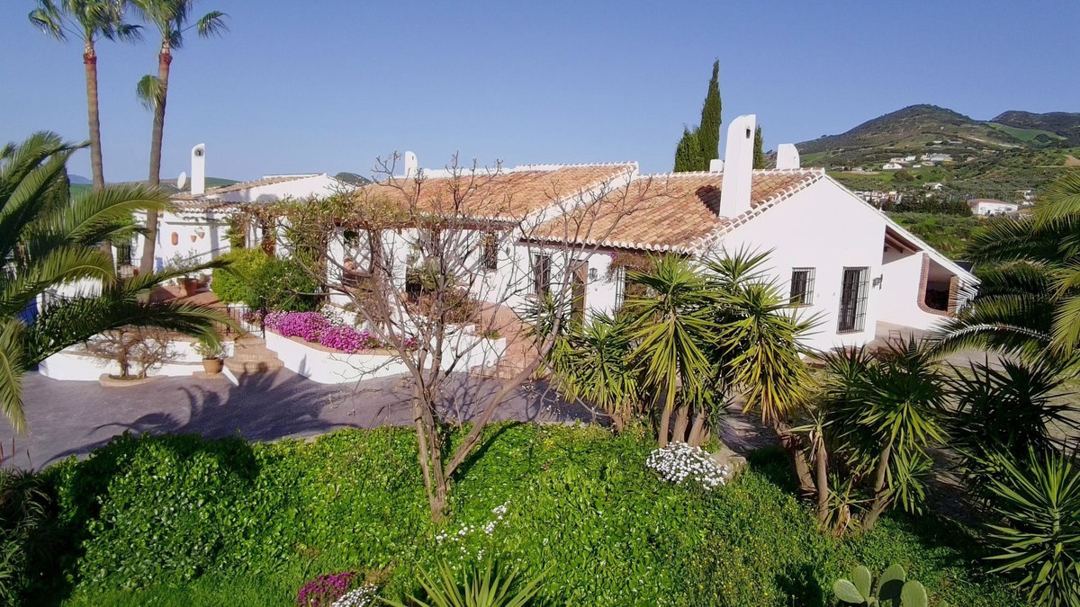 Finca-Cortijo met 5 slaapkamers in Villanueva de la Concepción in Villanueva De La Concepcion - foto 2