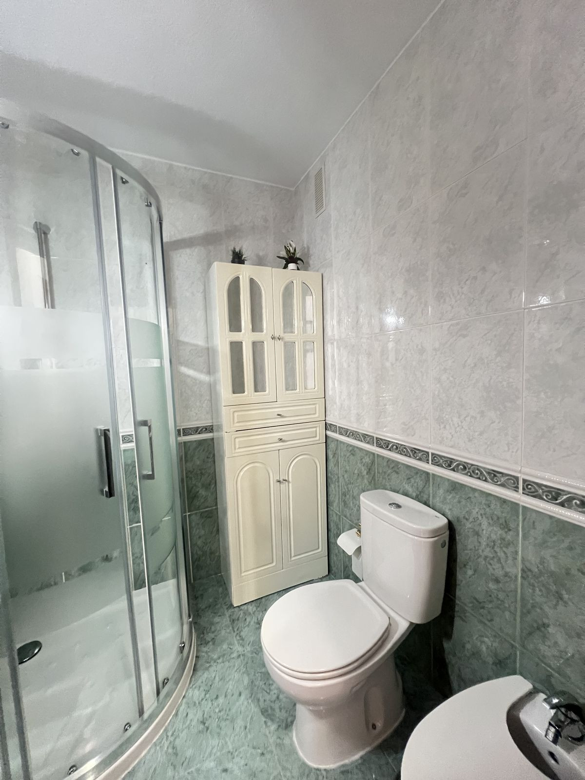 Topverdiepingsappartement met zeezicht in Málaga – 3 slaapkamers in Málaga - foto 11