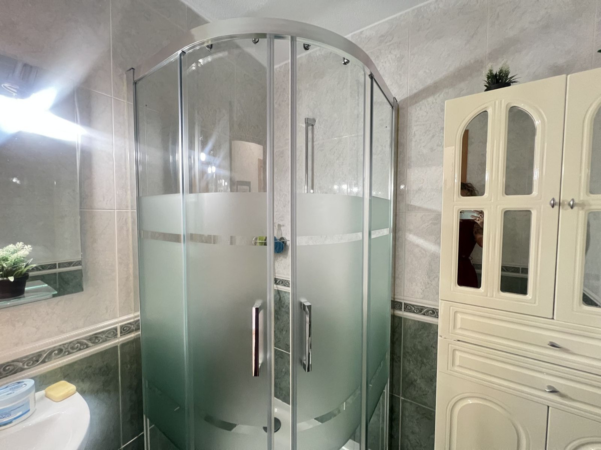 Topverdiepingsappartement met zeezicht in Málaga – 3 slaapkamers in Málaga - foto 12