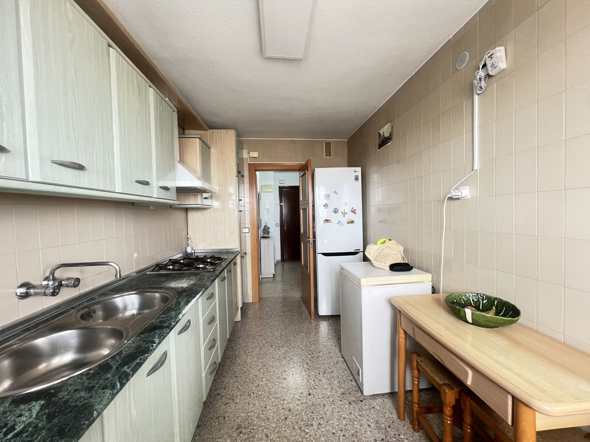 Topverdiepingsappartement met zeezicht in Málaga – 3 slaapkamers in Málaga - foto 6
