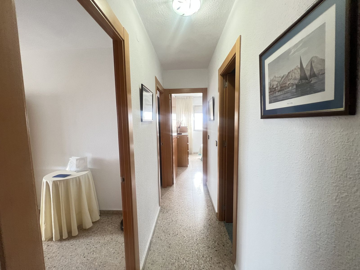 Topverdiepingsappartement met zeezicht in Málaga – 3 slaapkamers in Málaga - foto 8