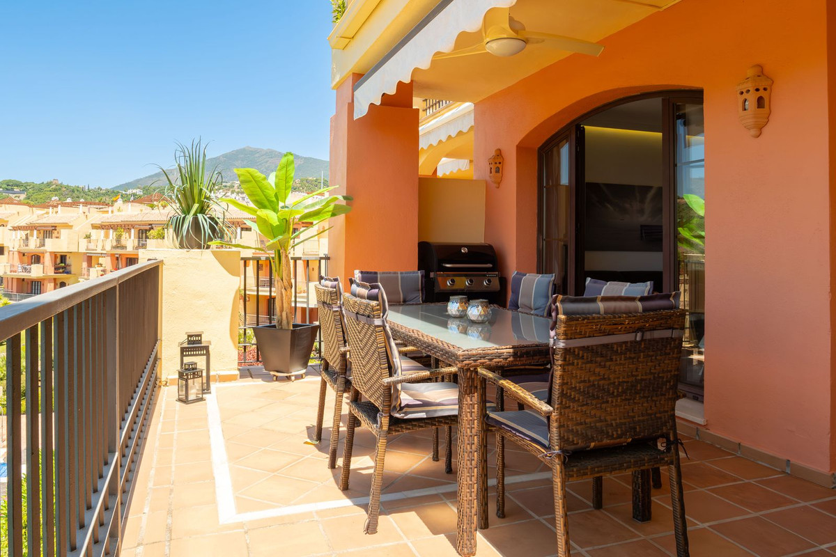 Drie-slaapkamer appartement in La Finca, Los Arqueros in Los Arqueros - foto 14