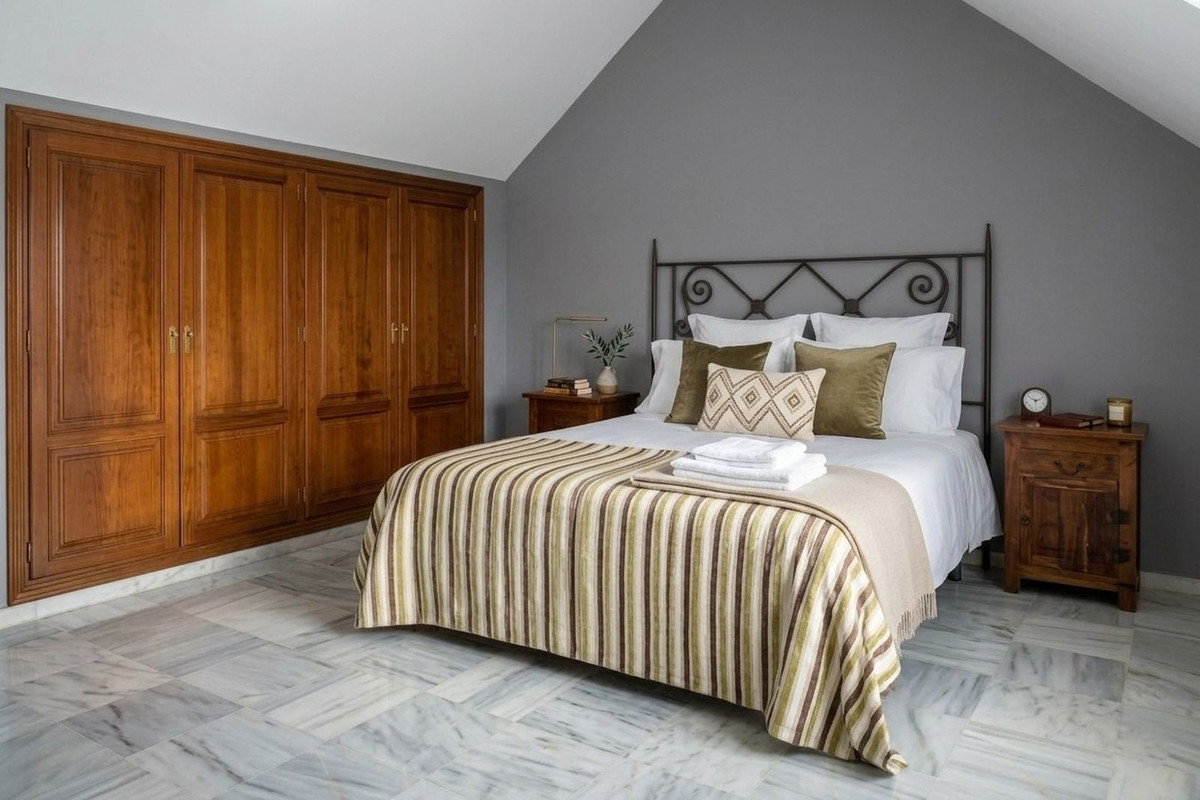 Drie-slaapkamer stadswoning in Marbella in Marbella - foto 12