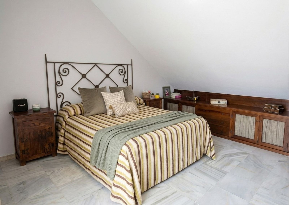 Drie-slaapkamer stadswoning in Marbella in Marbella - foto 13