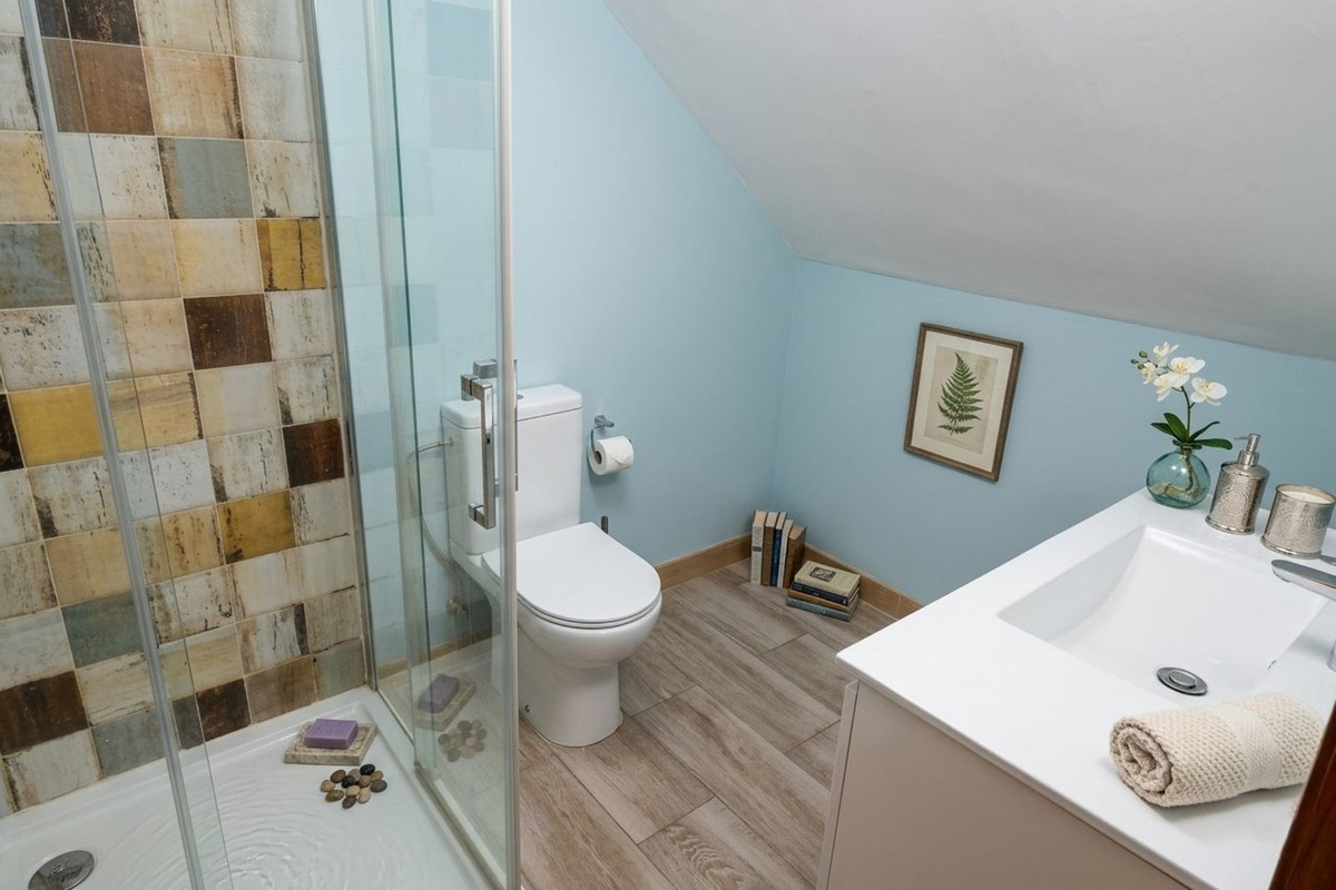 Drie-slaapkamer stadswoning in Marbella in Marbella - foto 14