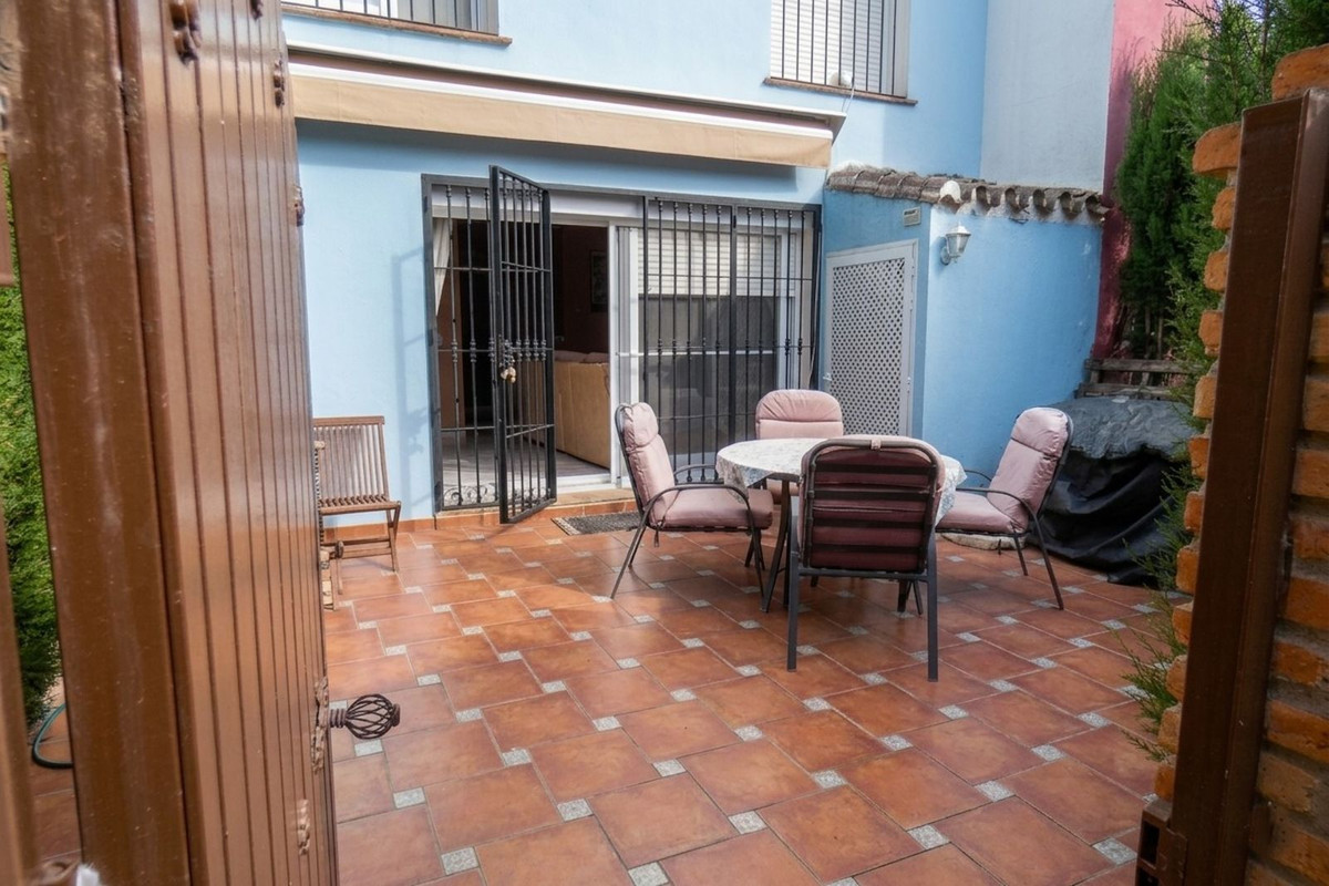 Drie-slaapkamer stadswoning in Marbella in Marbella - foto 19