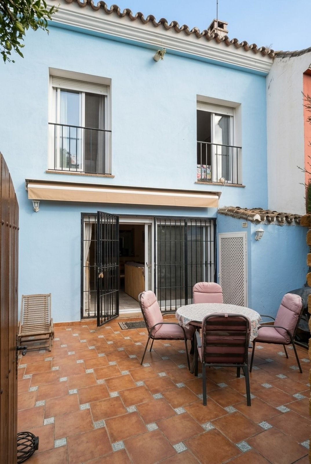 Drie-slaapkamer stadswoning in Marbella in Marbella - foto 3