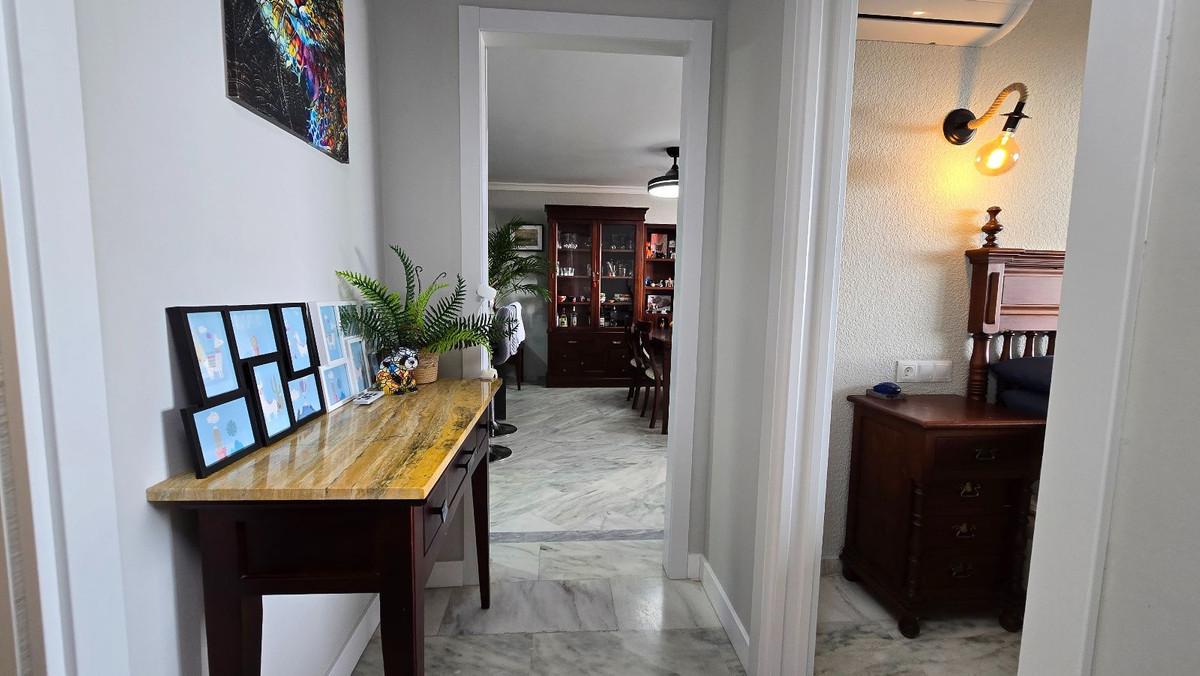 Appartement met zeezicht en directe strandtoegang in Benalmádena met 1 slaapkamer in Benalmadena - foto 18