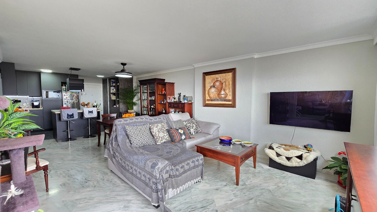 Appartement met zeezicht en directe strandtoegang in Benalmádena met 1 slaapkamer in Benalmadena - foto 4