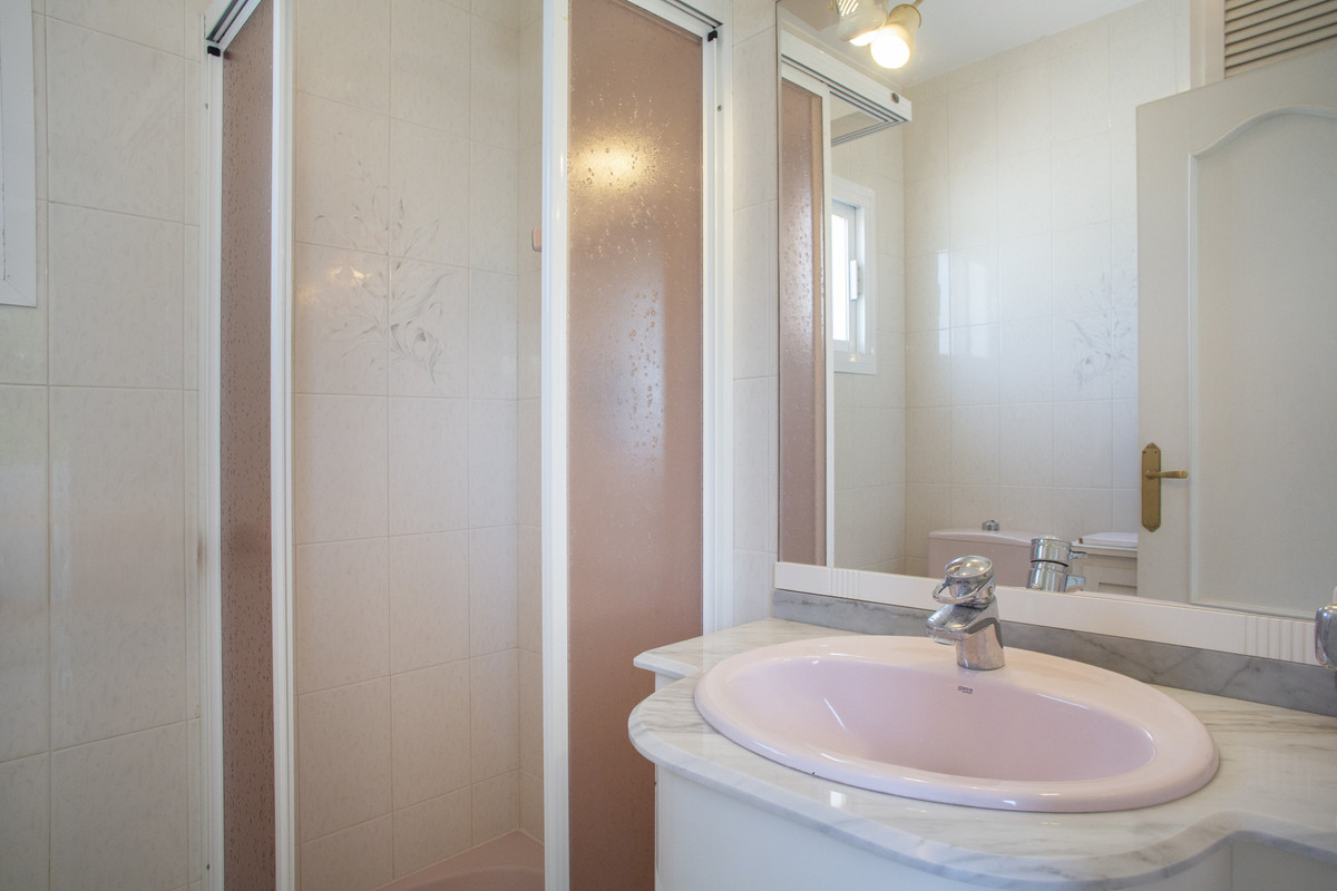 4-slaapkamer villa Guadalmina Baja | Frontline golf en strand nabij in Guadalmina Baja - foto 12