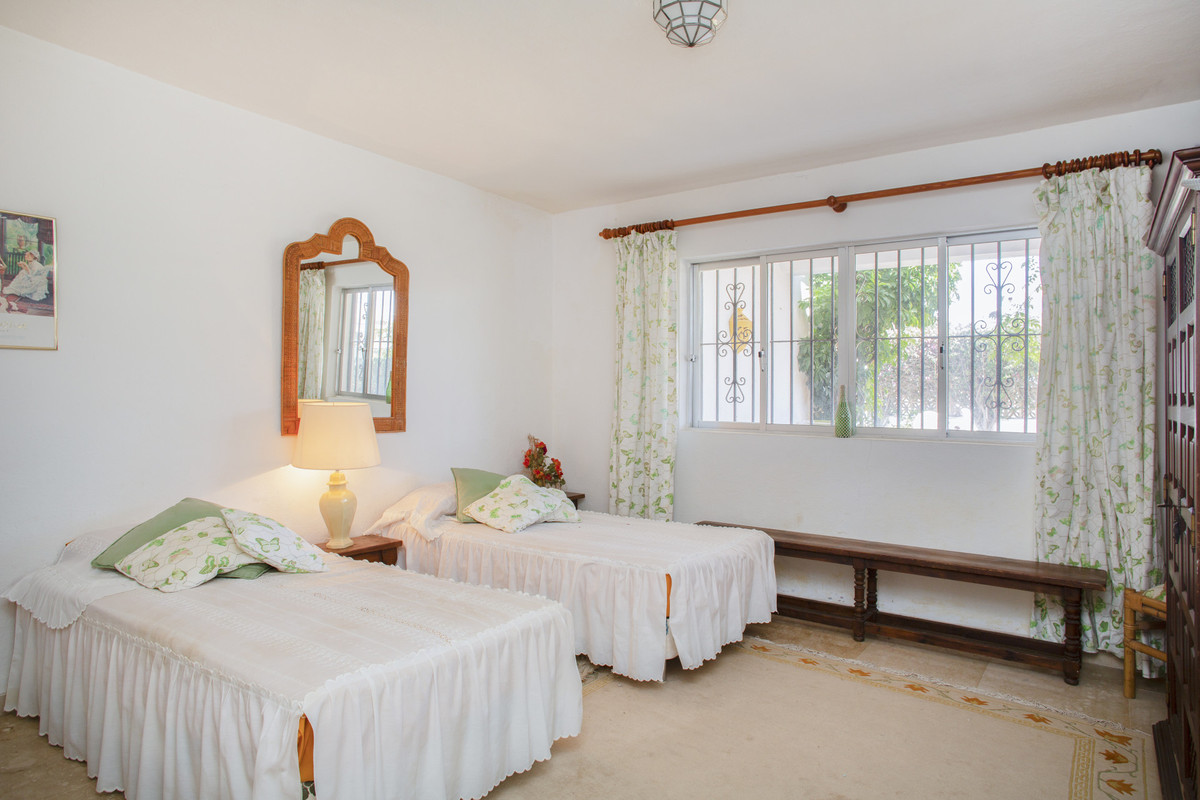 4-slaapkamer villa Guadalmina Baja | Frontline golf en strand nabij in Guadalmina Baja - foto 13