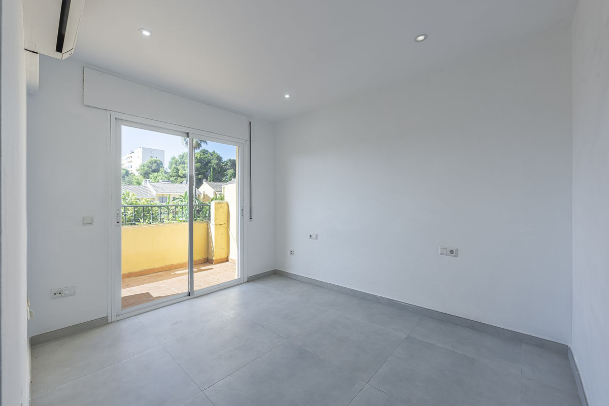 Drie-slaapkamerwoning in Estepona in Estepona - foto 12