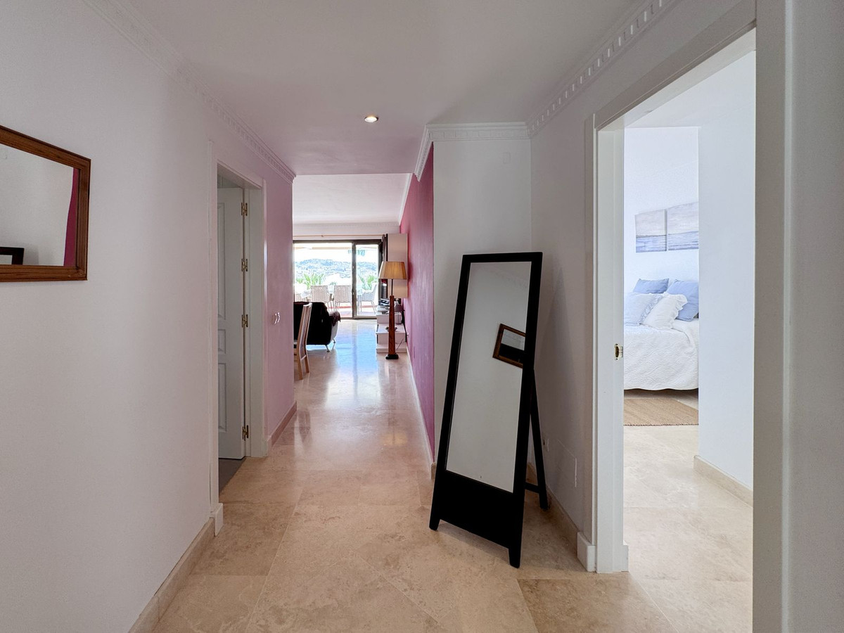 Enige vier-slaapkamer duplex penthouse in de urbanisatie van Mijas Golf - foto 12