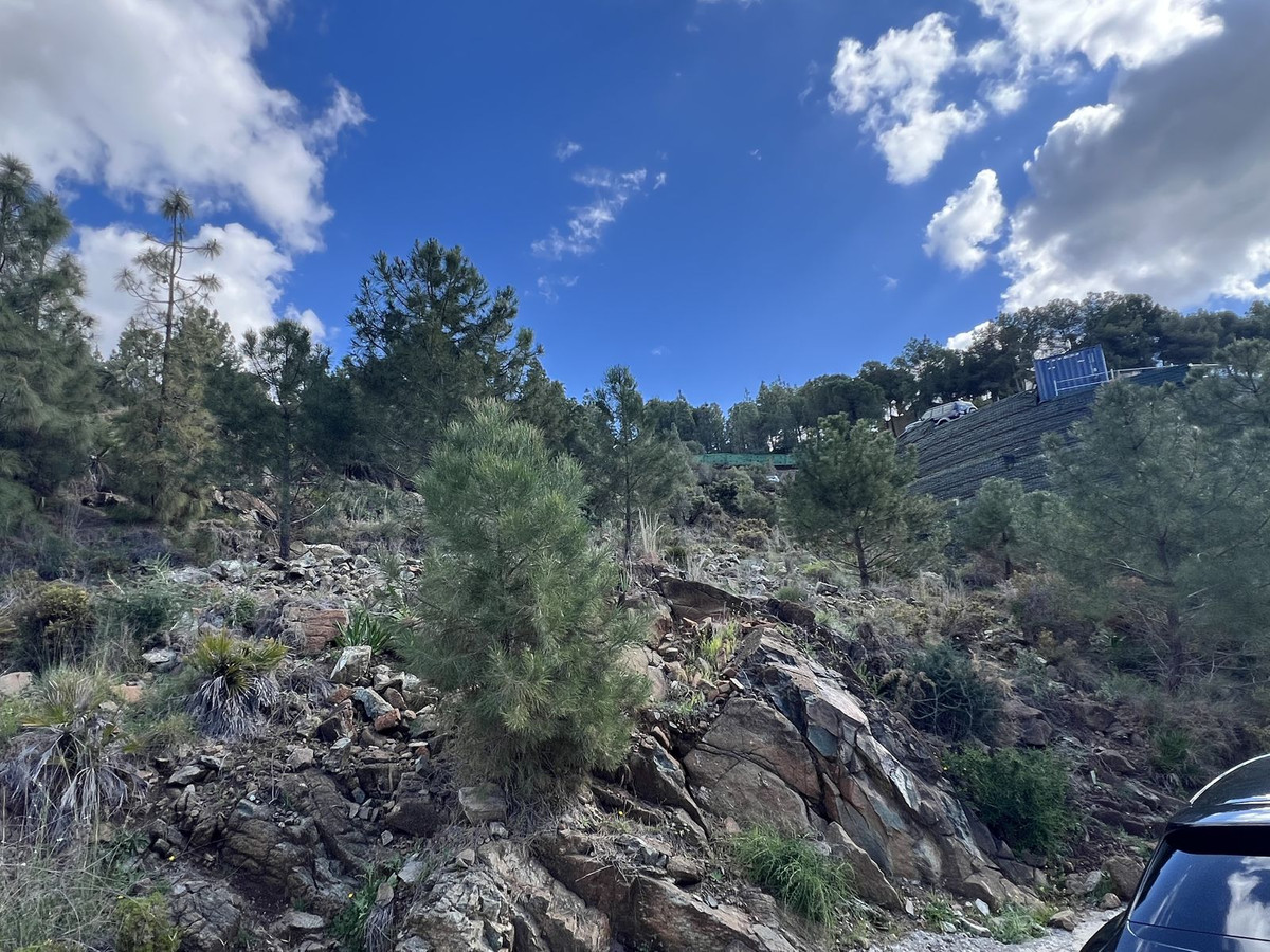 Kavel in El Madroñal, Benahavís (Málaga) – 6.310,60 m² met twee kavels in El Madroñal - foto 2
