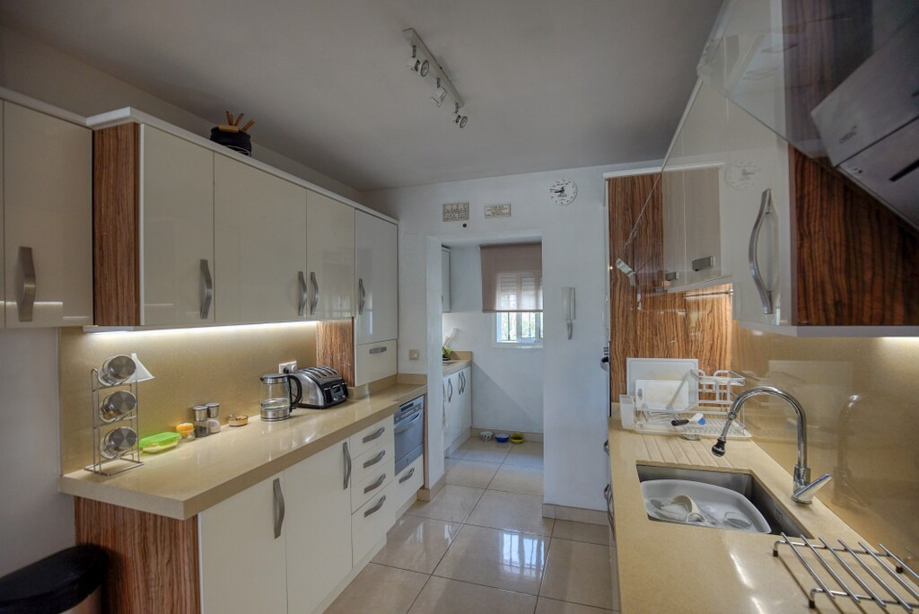Ruime 4-slaapkamerwoning in Altos de Aloha, Nueva Andalucía in Nueva Andalucía - foto 13