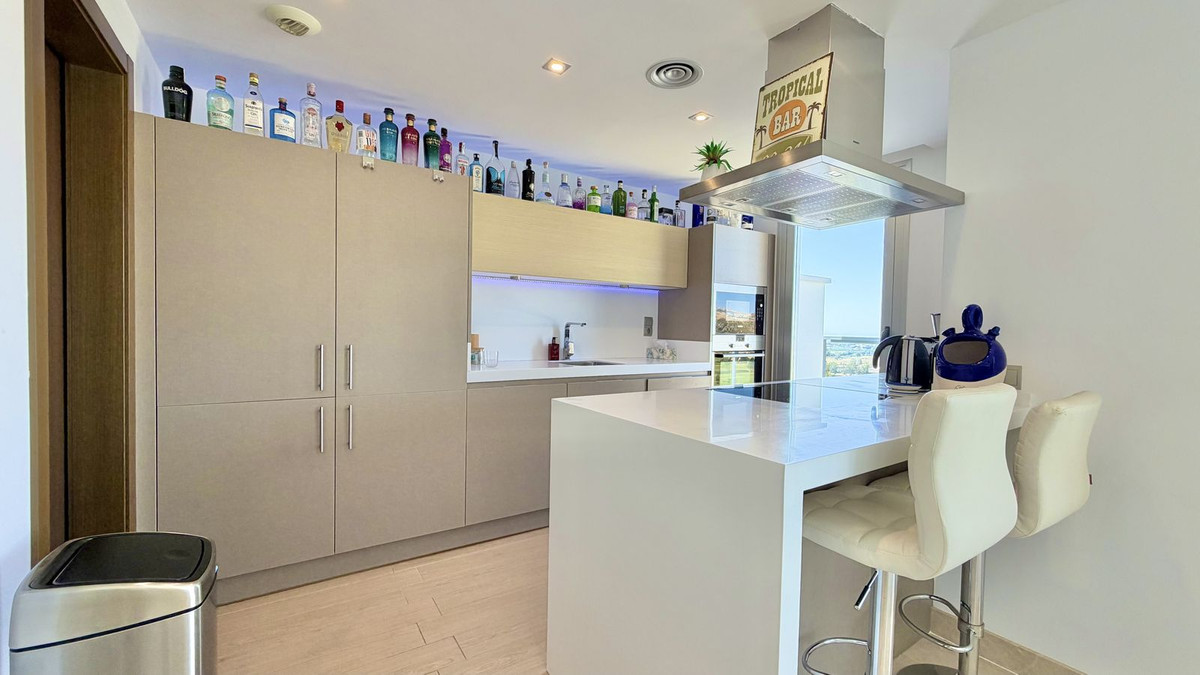 Avalon 5 – Hoekpenthouse met panoramisch zee-, golf- en bergzicht in Los Arqueros in Los Arqueros - foto 11