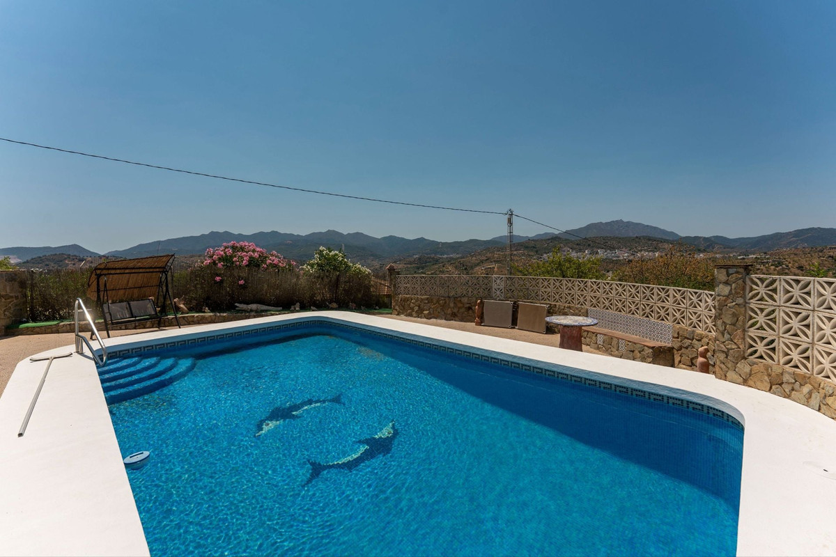 3-slaapkamer finca in Guaro met panoramisch bergzicht in Guaro - foto 2
