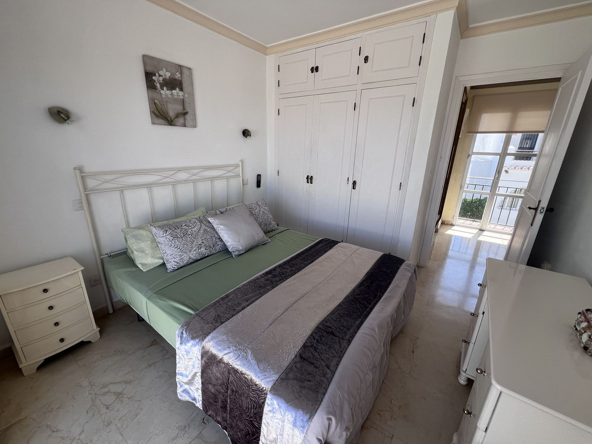 Drie slaapkamers stadswoning aan frontline golf in El Paraíso in El Paraiso - foto 14